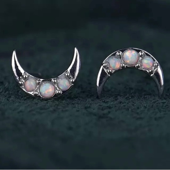 High Quality Rainbow Opal Studs Earrings - Silver/Gold (A Pair) - Picture 4 of 4